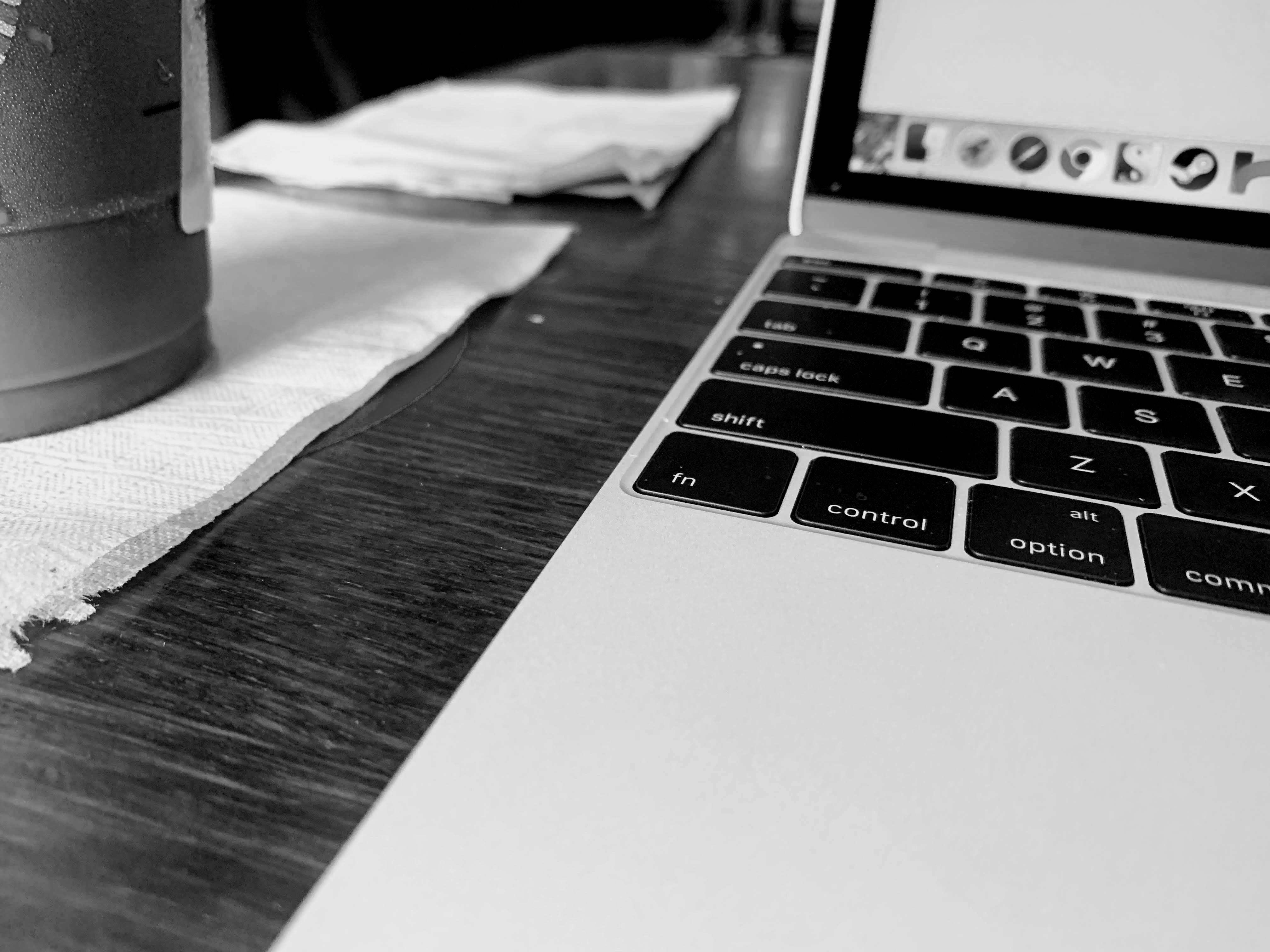 Apples 12 Inch Macbook 20152019 Alex Rowe Medium