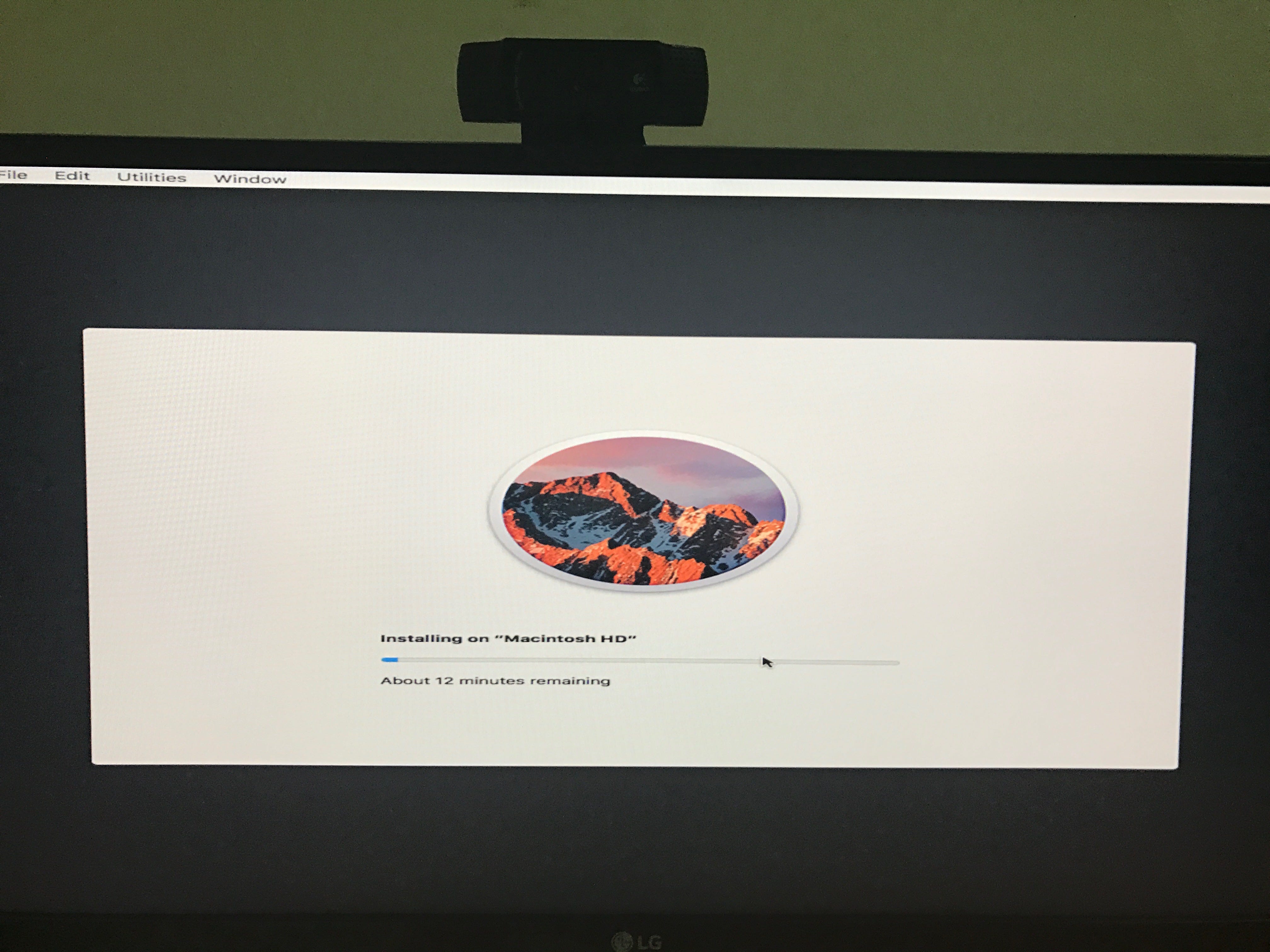 Installing macOS Siera 10.12.3 ( Hackintosh ) on Desktop PC