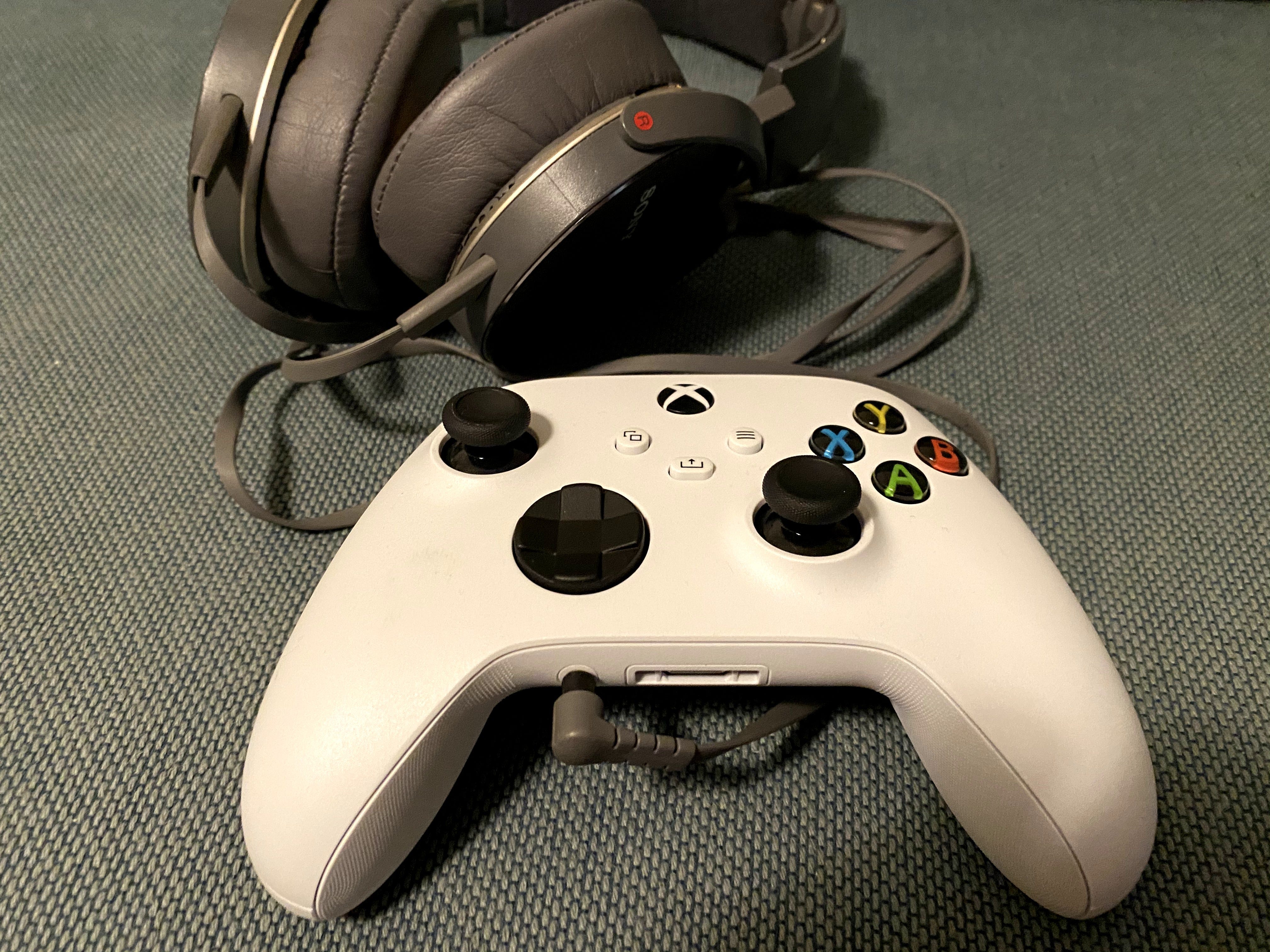 Xboxのコントローラー ヘッドホンが接続できたんだ 先日 Xbox Seires Sを購入した By Canzumegamer Canzume Medium Xboxのコントローラー ヘッドホンが接続できたんだ 先日 Xbox Seires Sを購入した By Canzumegamer Canzume Medium