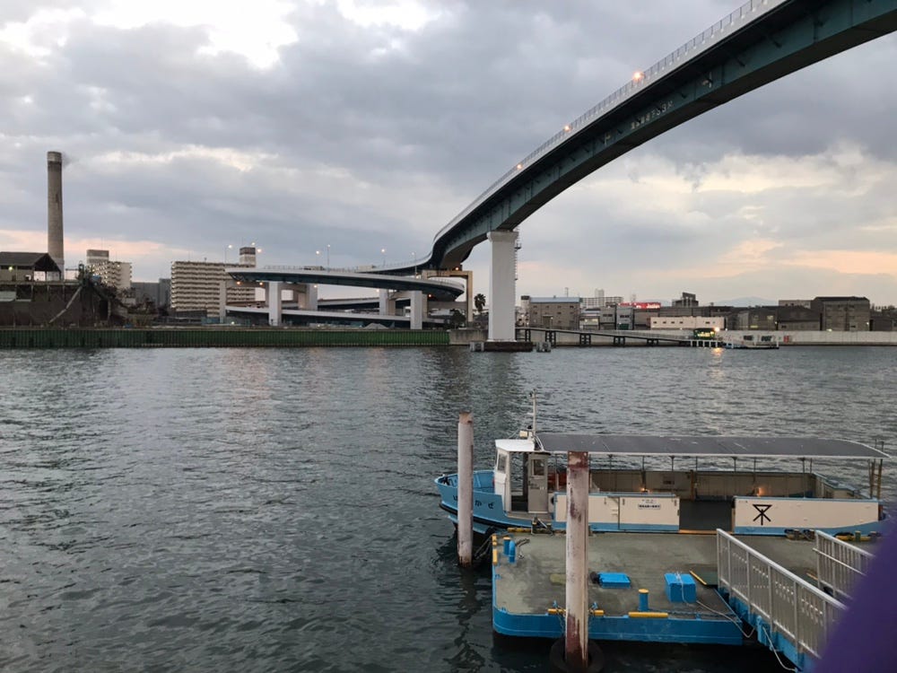 ハルカス百景014 めがね橋 1973年に架設された木津川にかかるループ橋です 正式名は 千本松大橋 ですが By Yoko Okita Medium