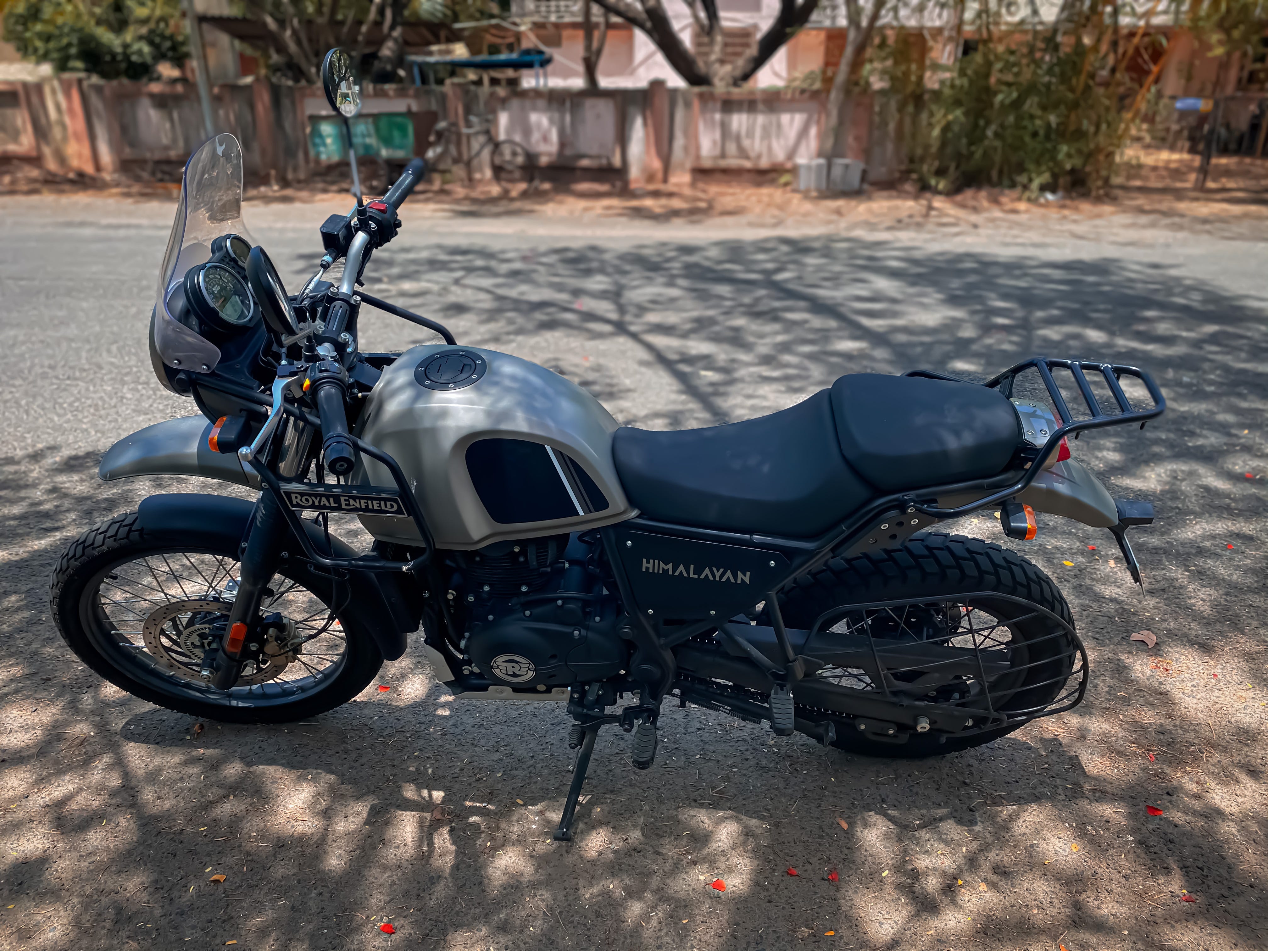 himalayan bs6 top box