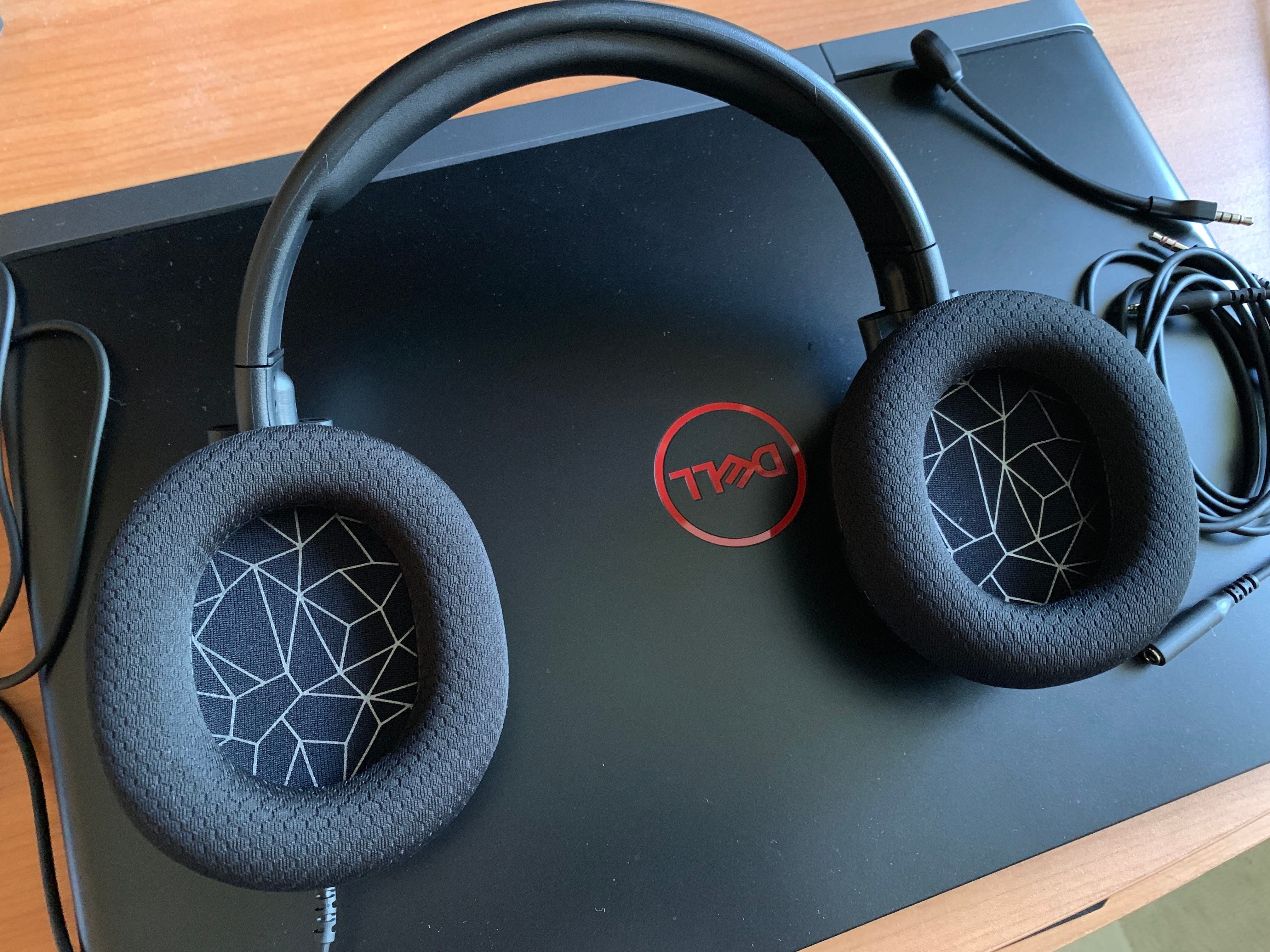 astro a10 vs arctis 1