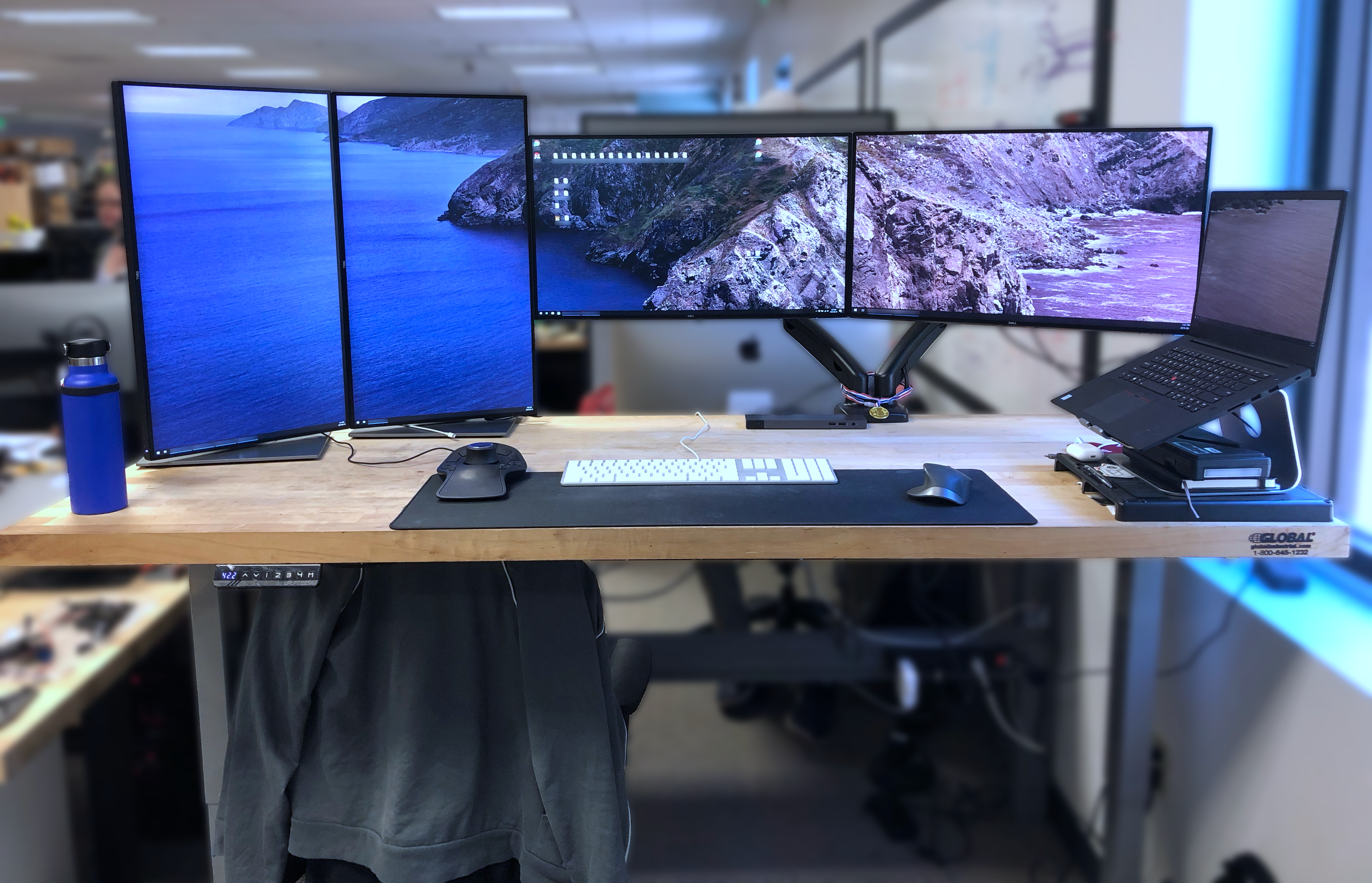The Crazy Desk Setup Of A Silicon Valley Engineer Matthew Cheung