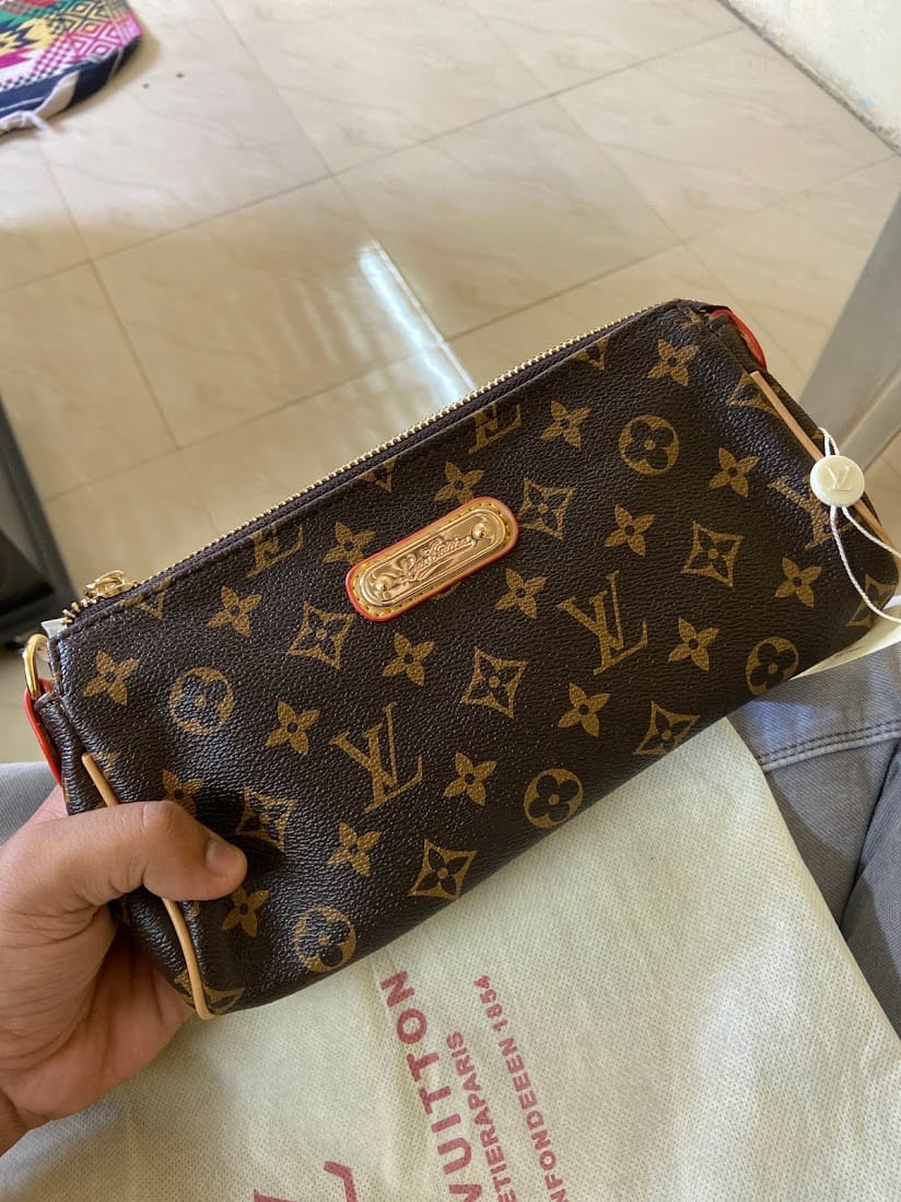 First Copy LV Eva Clutch Bag
