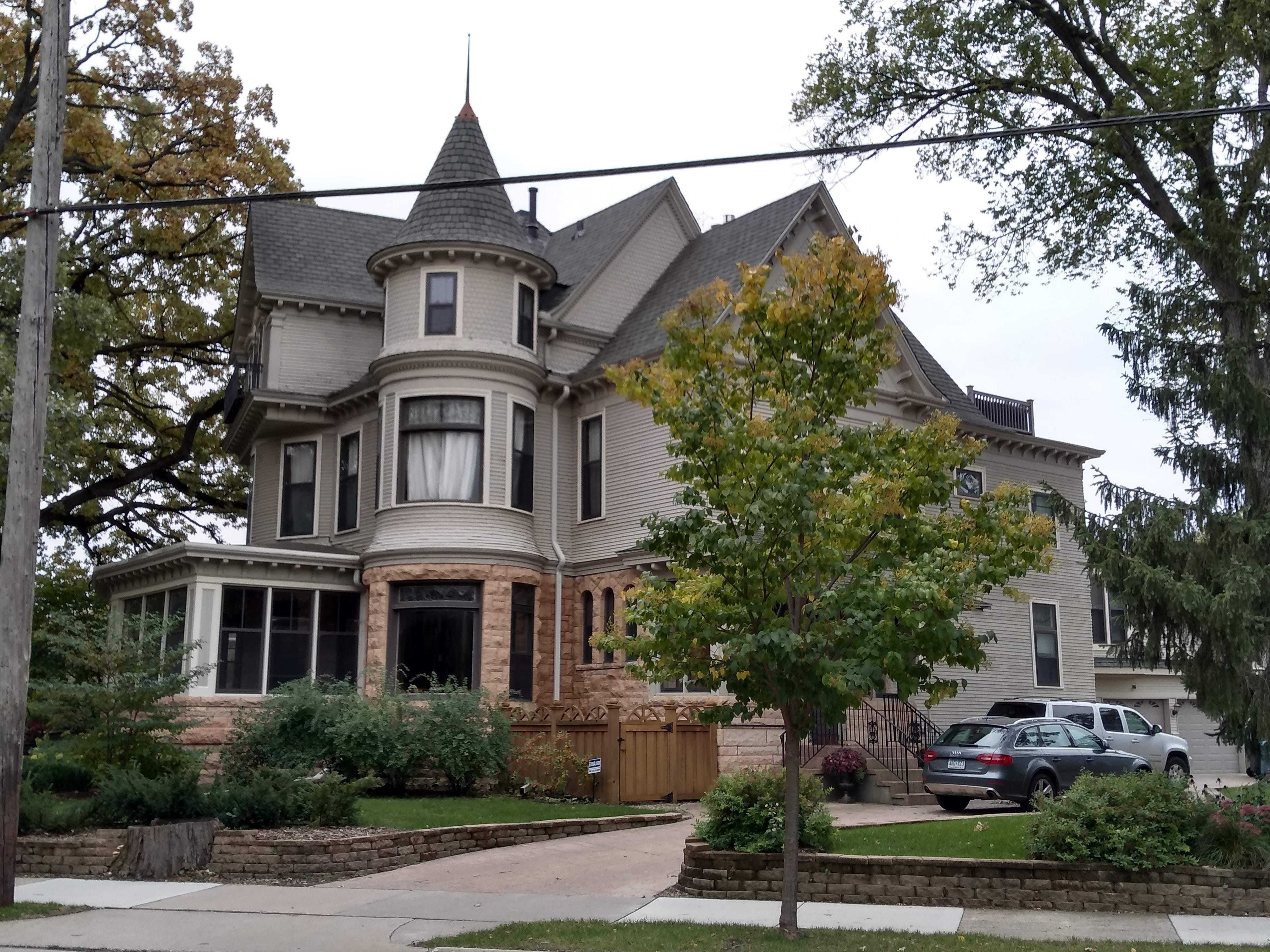 Kenwood. Minneapolis’s Kenwood neighborhood is… by Max Hailperin