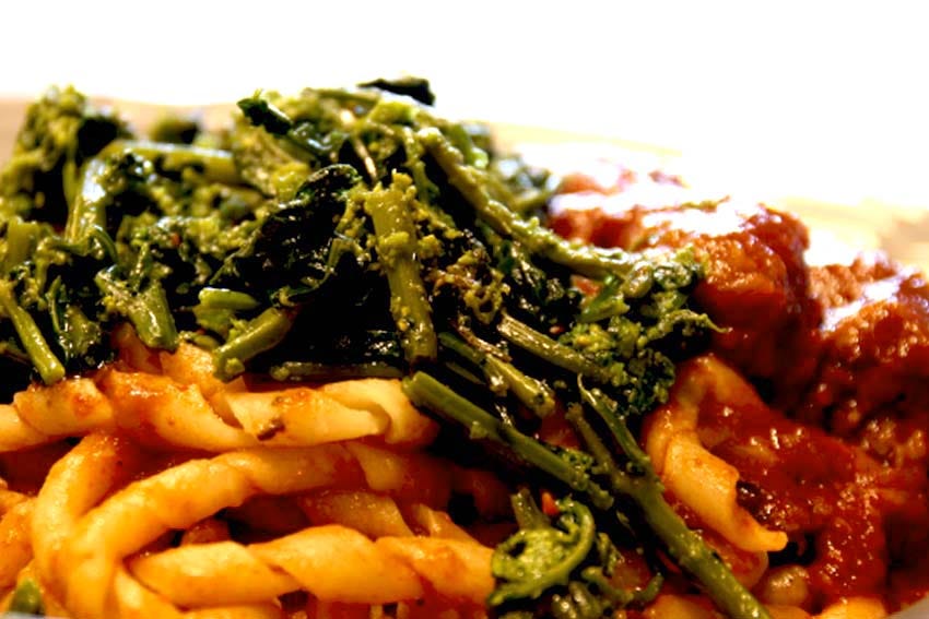 Busiate Di Perciasacchi Al Ragu Di Salsiccia Di Suino Nero Dei Nebrodi E Amareddri By Angelo Benivegna Medium