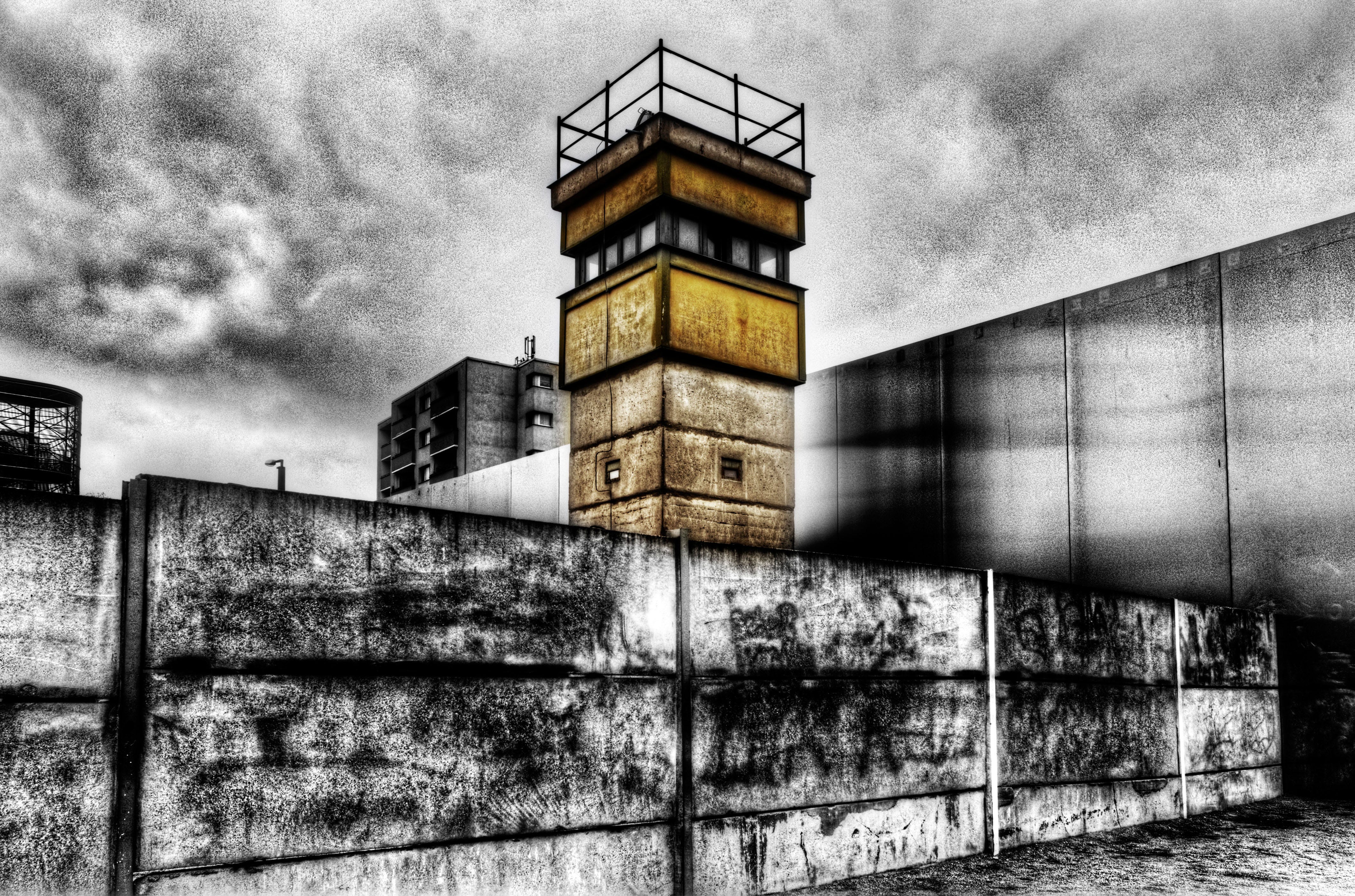 Stasiland Stories 2 Across The Tracks Ekkoes Medium