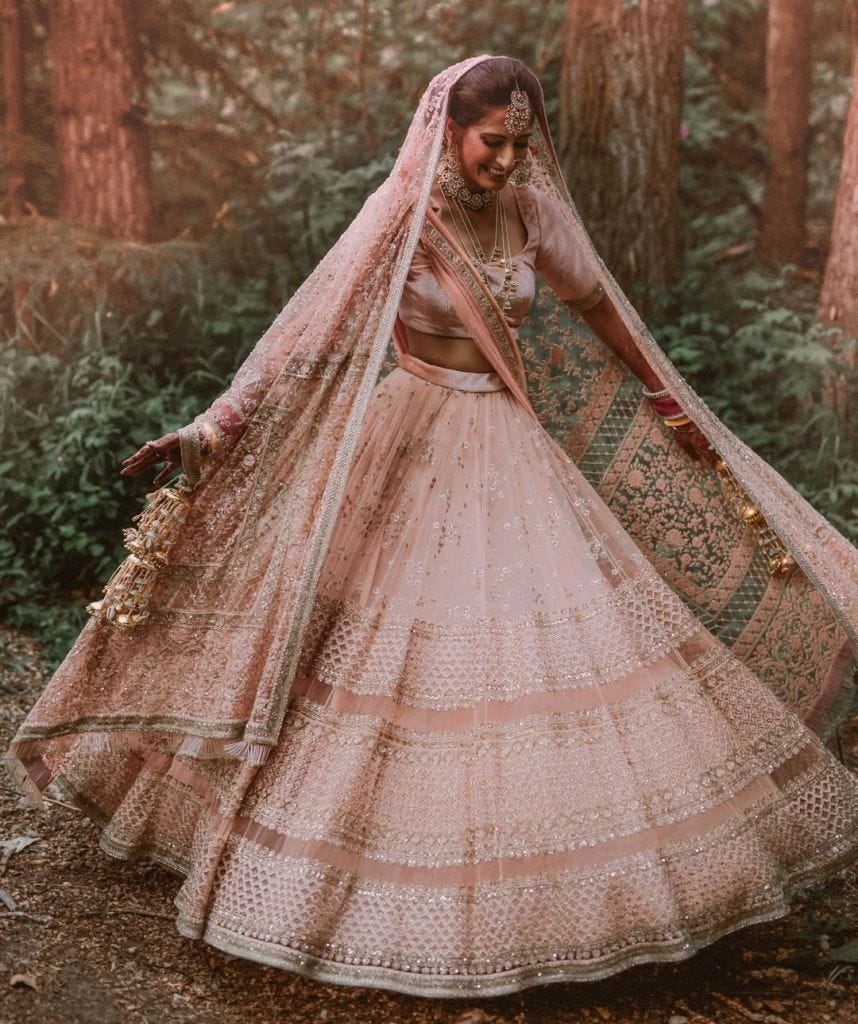 dulhan lehenga colour