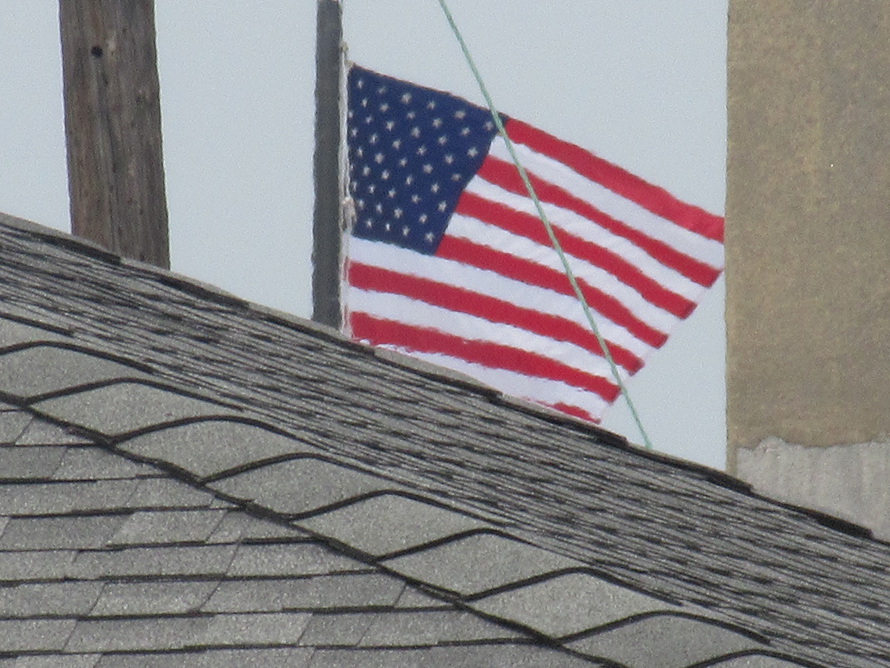 Dear NY FBI, USPS in Seaford is flying a spanking new FOTUS Flag Of The