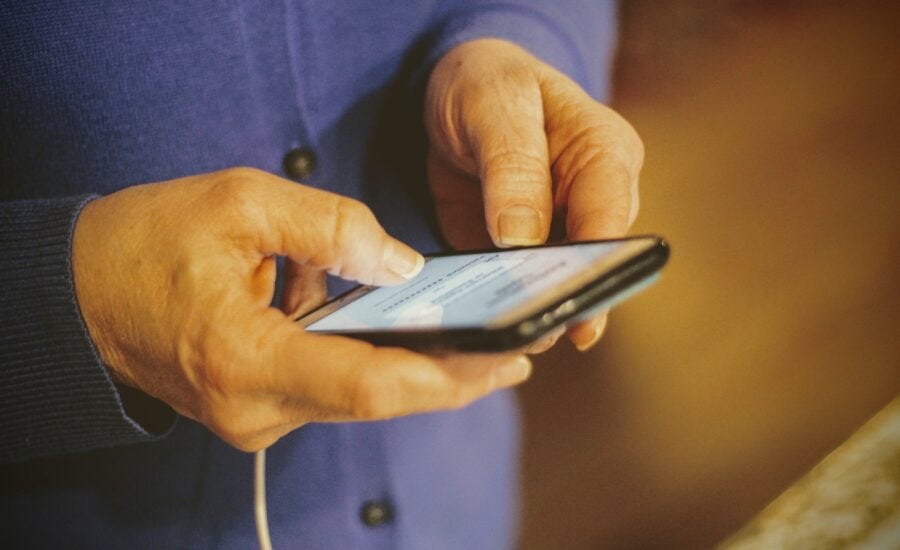 It is necessary to change the phone every year? If not, how many years does it need to be changed?