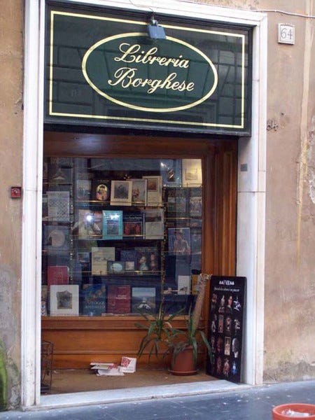 A tarallucci e vino. “Invito alla lettura”, la libreria romana di corso  Vittorio, ha chiuso bottega | by Valerio Fuscaldo | Medium
