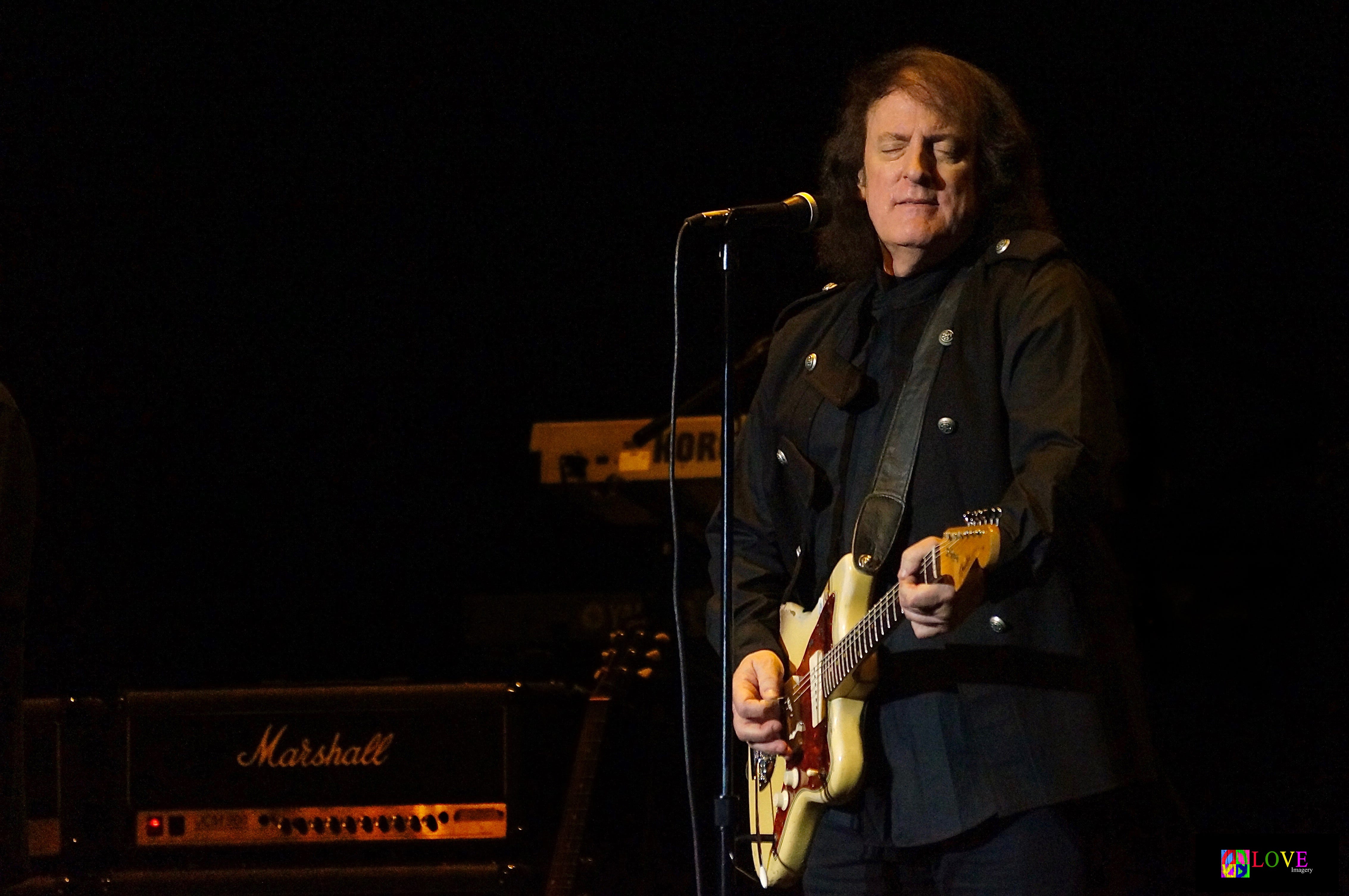 does tommy james still tour