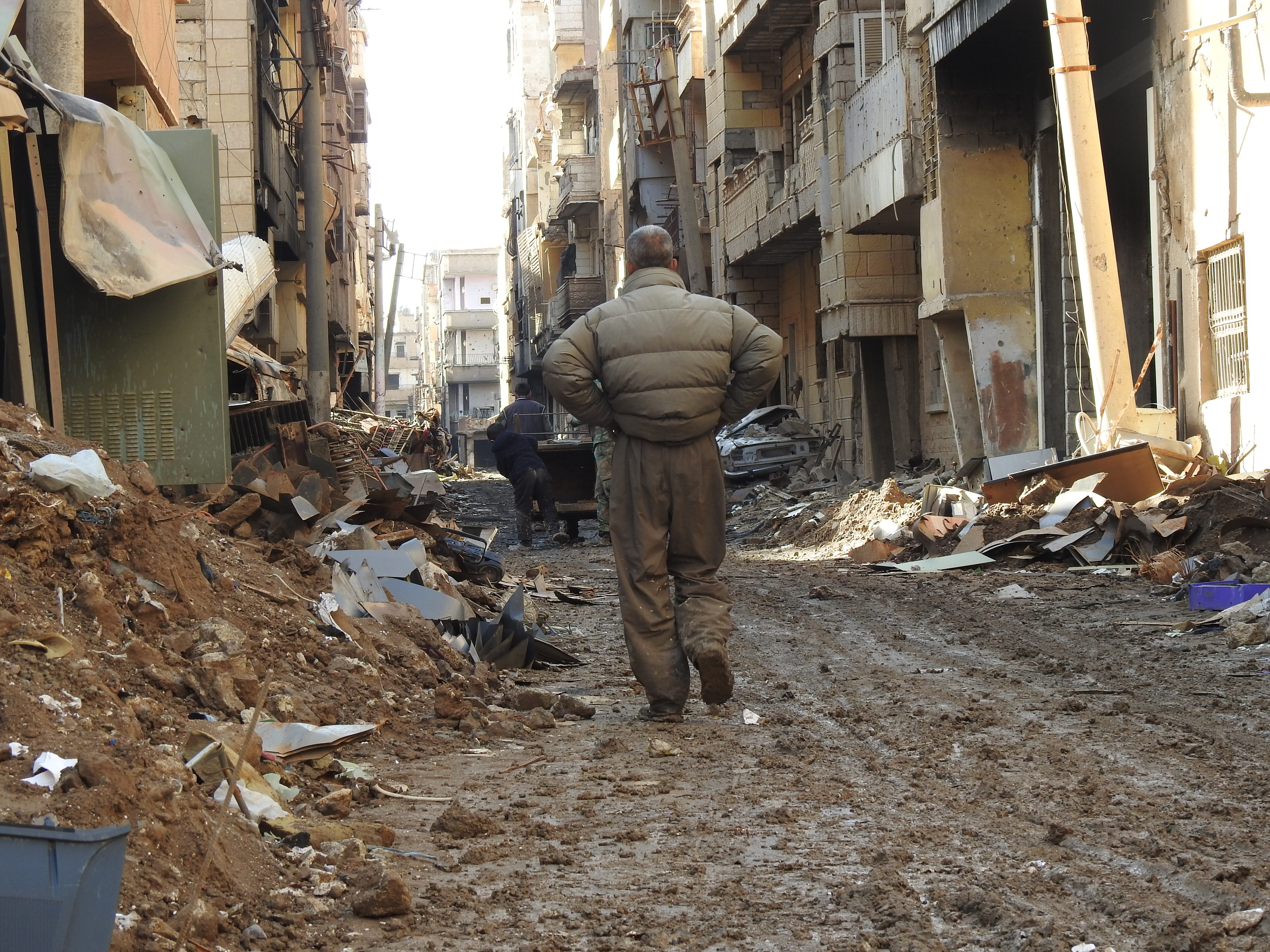 廃墟の町 くず拾いで生きる 包囲解放後のシリア デリゾール By Wfp日本 レポート 国連wfpブログ Medium 廃墟の町 くず拾いで生きる 包囲解放後のシリア デリゾール By Wfp日本 レポート 国連wfpブログ Medium