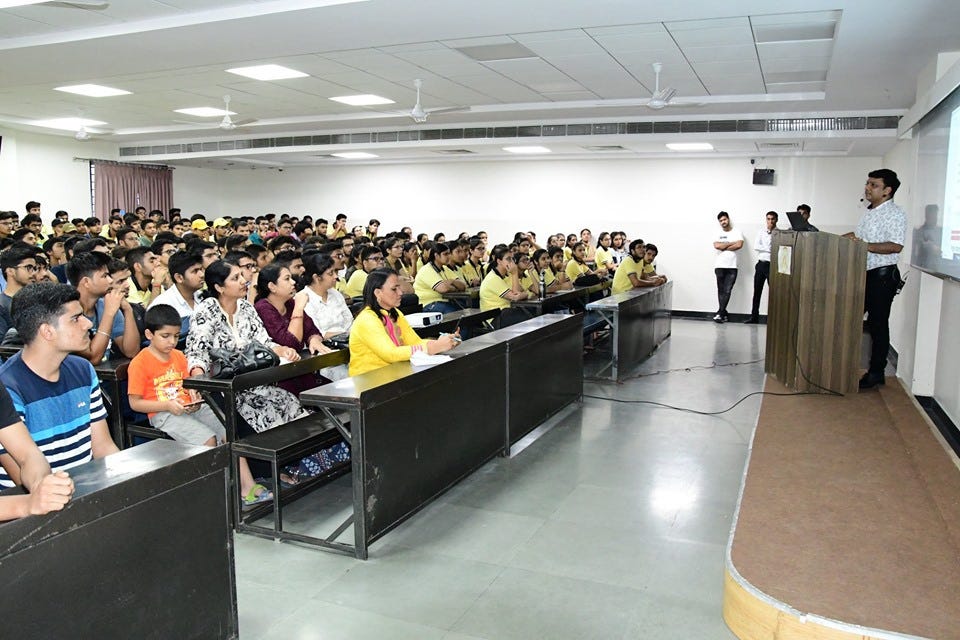 Choose Best Kota Coaching Classes For IIT JEE Preparation | by Vibrant Academy | Vibrant_Academy | Medium