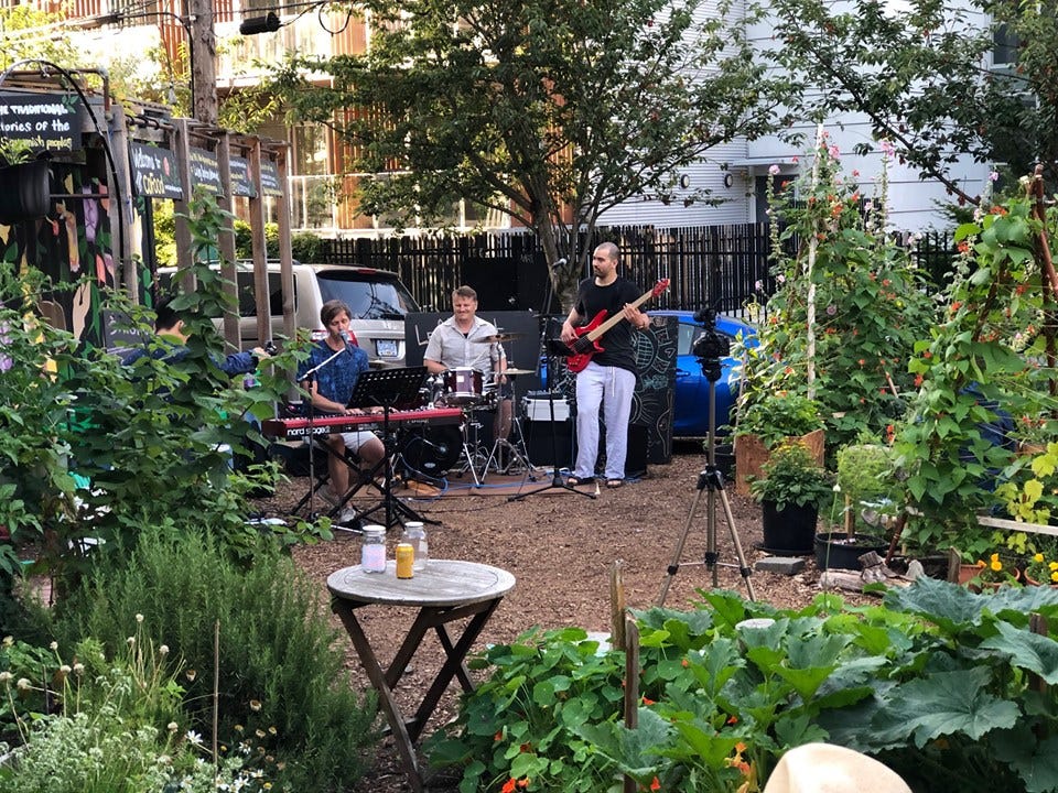 Garden entertainment