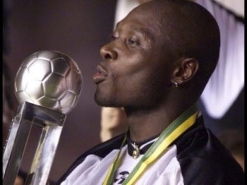 DEIXE SUA MENSAGEM: Rincón completa 53 anos nesta quarta-feira (14)