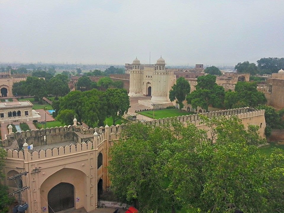 Spending a day at the Red Fort — Lahore, Pakistan by Balázs Háda Medium