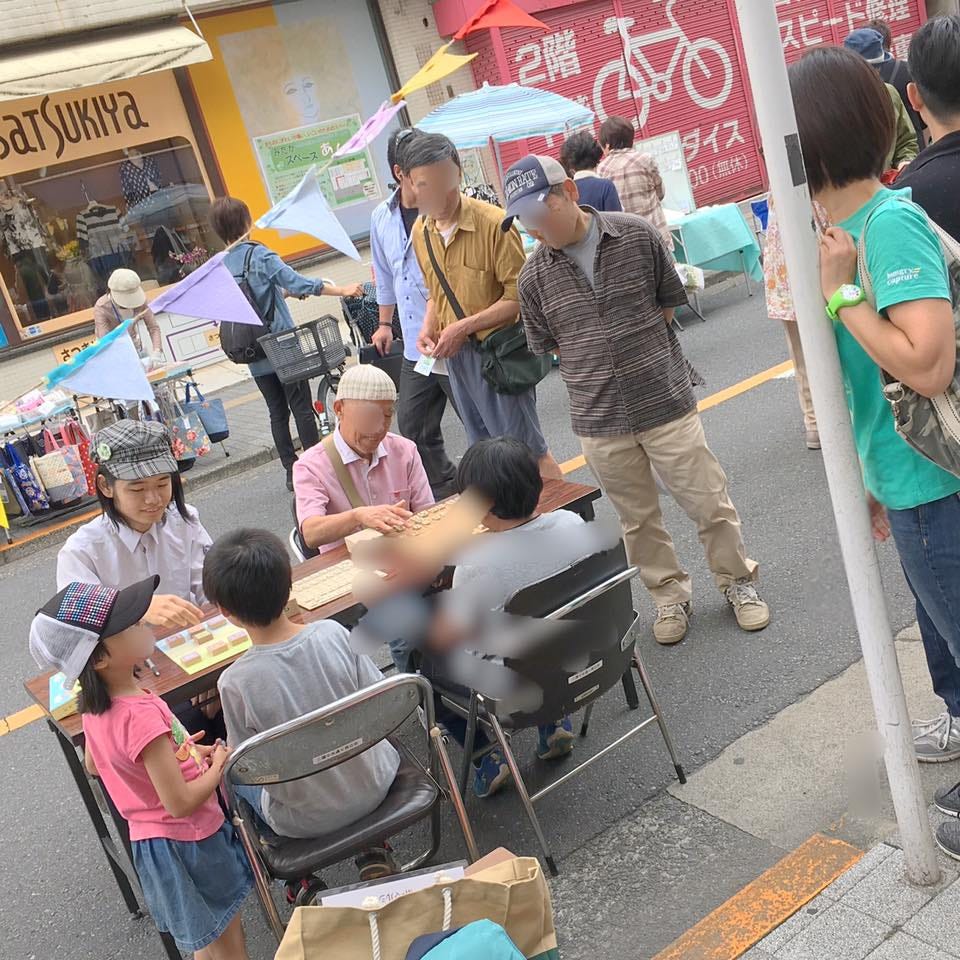 約年ぶりに将棋道場 将棋サロン荻窪 で人間と対局w ここ数年 三鷹駅前のm マルシェでのストリート縁台将棋や子ども向け将棋教室を開催 By ただのこけぐち Medium 約年ぶりに将棋道場 将棋サロン荻窪 で人間と対局w ここ数年 三鷹駅前のm マルシェでのストリート縁台将棋や子ども向け将棋教室を開催 By ただのこけぐち Medium