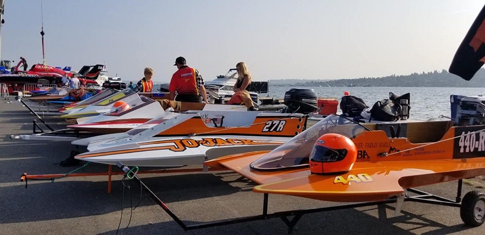 outrigger hydroplane