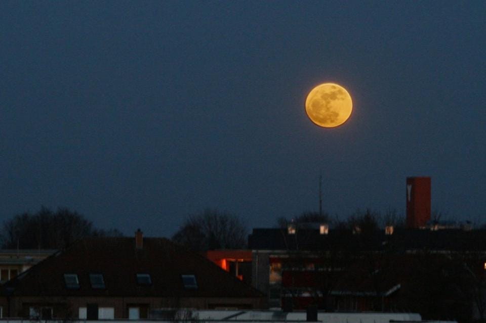 This Is Why February’s Full Supermoon Is The Biggest, Brightest Full Moon Until 2026  by Ethan 