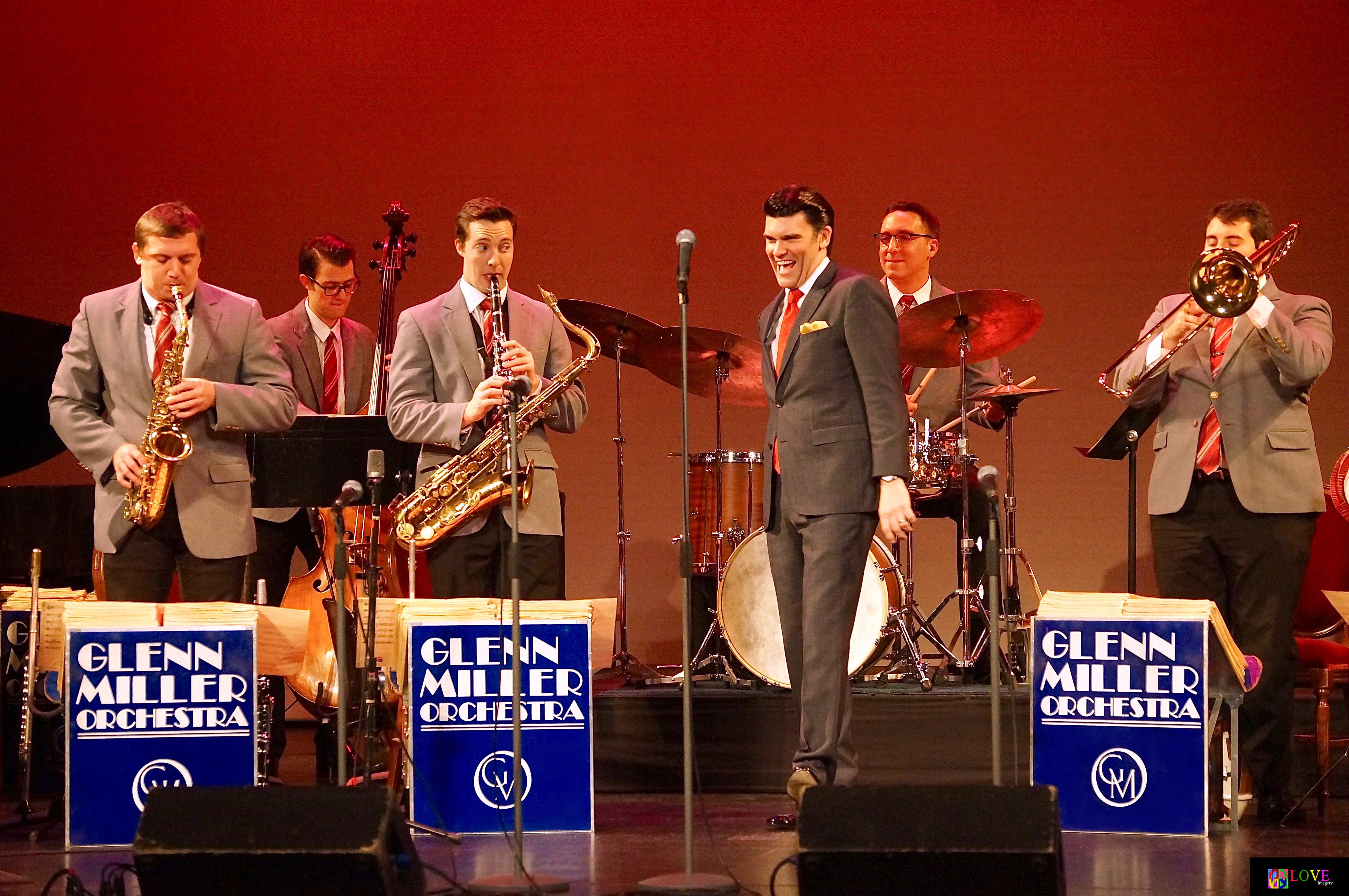The Glenn Miller Orchestra is “In a Christmas Mood” LIVE! at the Strand