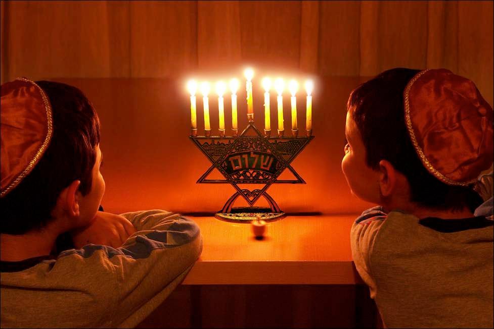 Por qué los Judios no celebran la navidad? | by Hernán Giménez | Medium