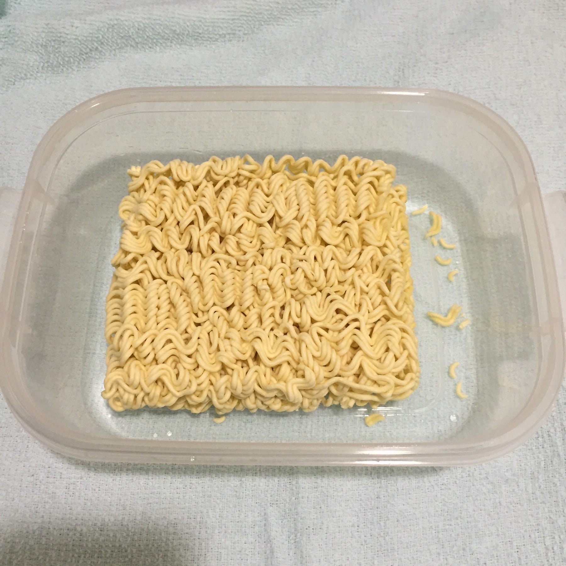 タッパーラーメン 鍋なし レンジなしでインスタント袋ラーメンを タッパーラーメン 鍋なし レンジなしでインスタント袋ラーメンを