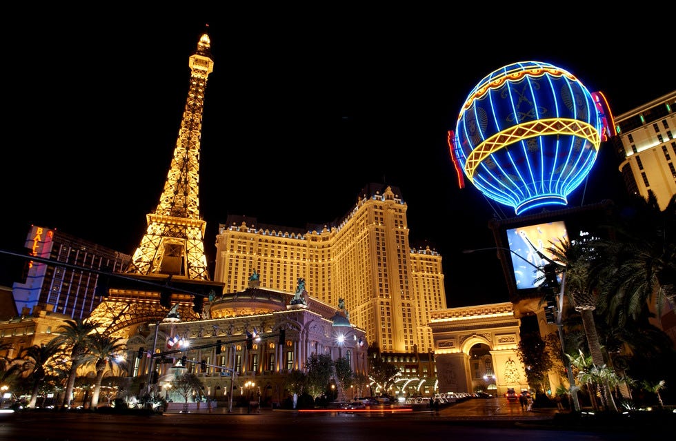 Paris Las Vegas Hotel Trying To Woo Back Customers After Blackout Scare By David Milberg Medium