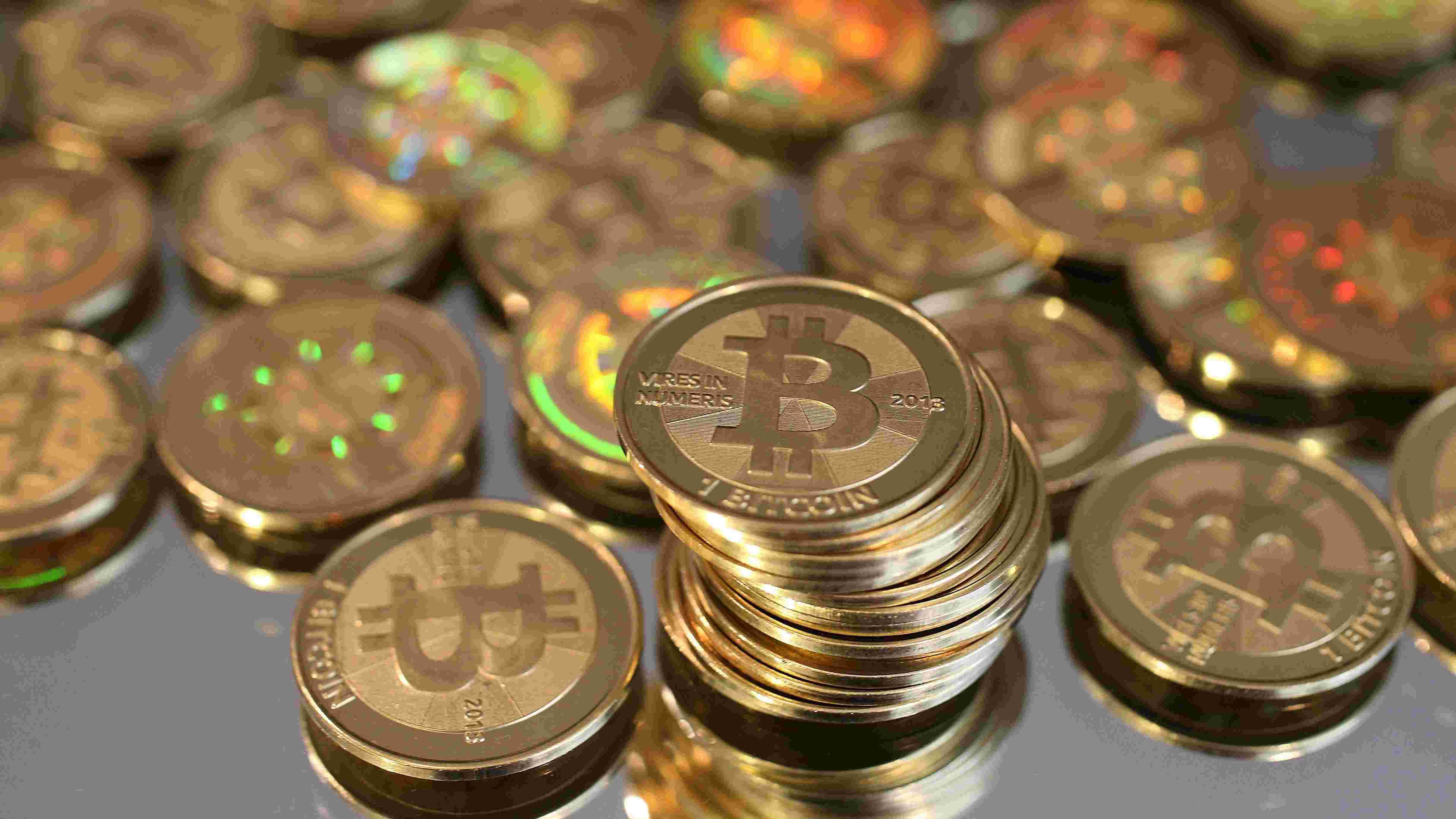 better to hold altcoins or trade