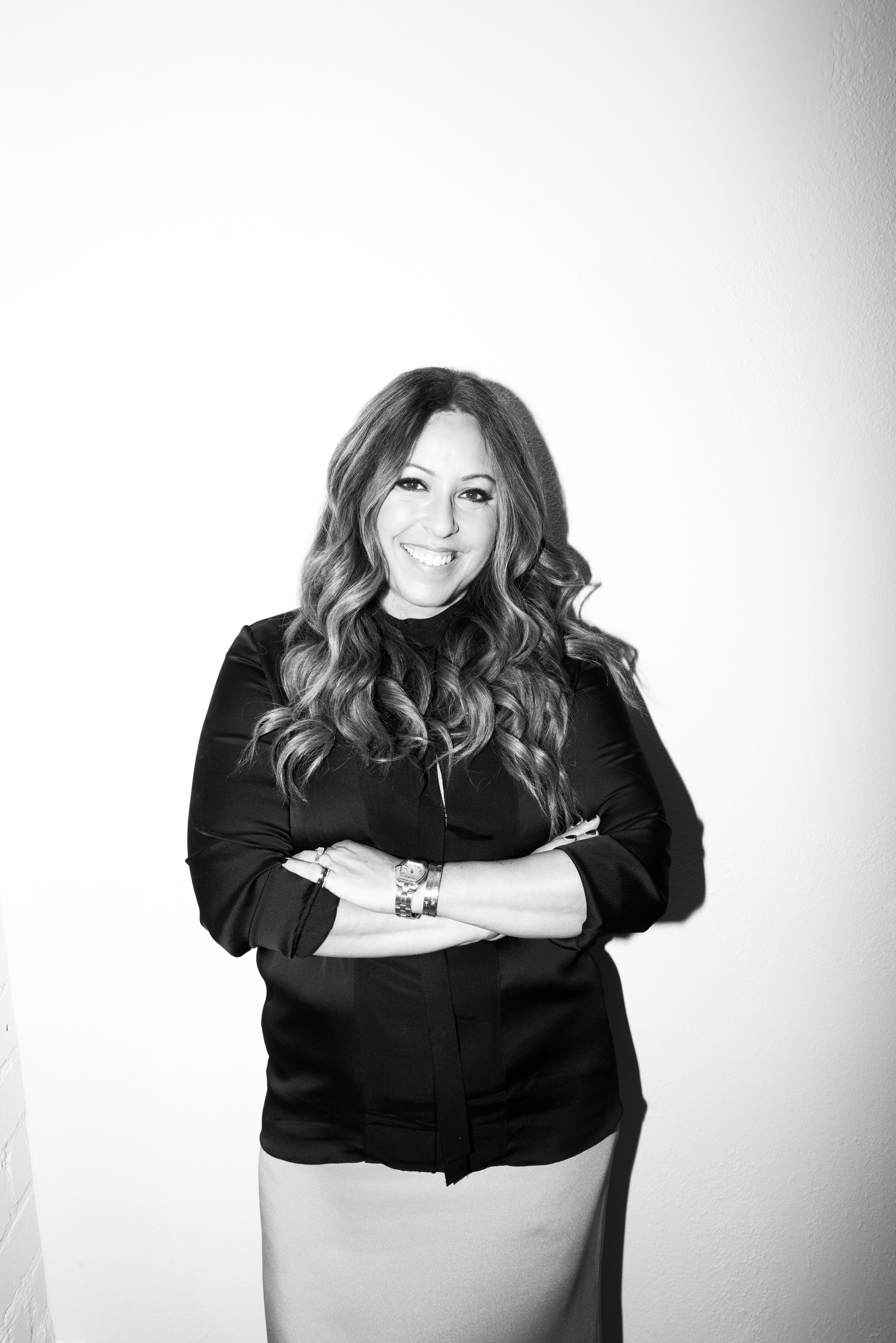 Social Impact Heroes Celebrity Stylist Leesa Evans Is Helping To Cultivate Confidence And Overall Well Being Through Fashion By Yitzi Weiner Authority Magazine Medium