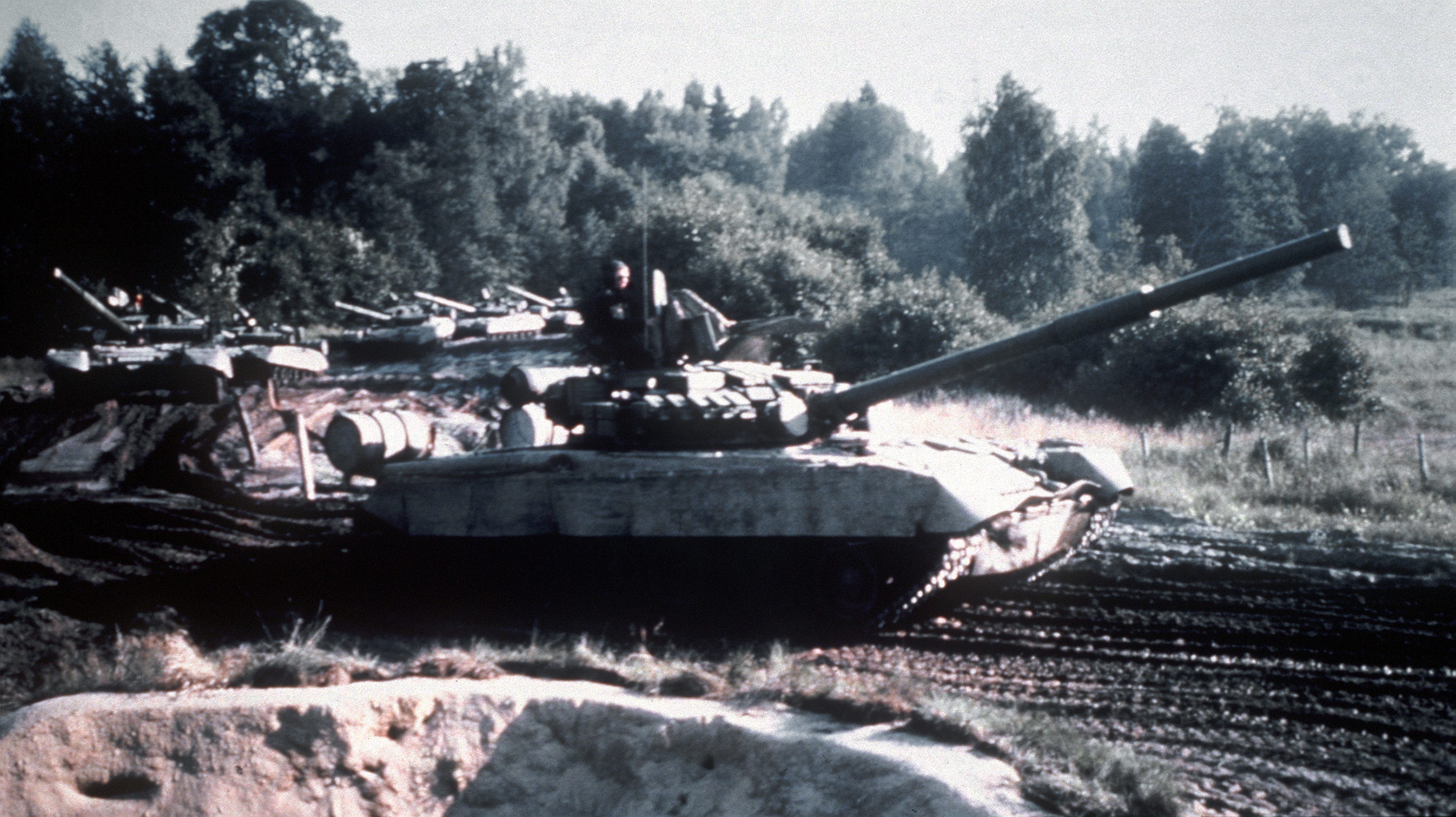 The T 80 Is Russia S Most Overrated Tank By War Is Boring War Is Boring Medium