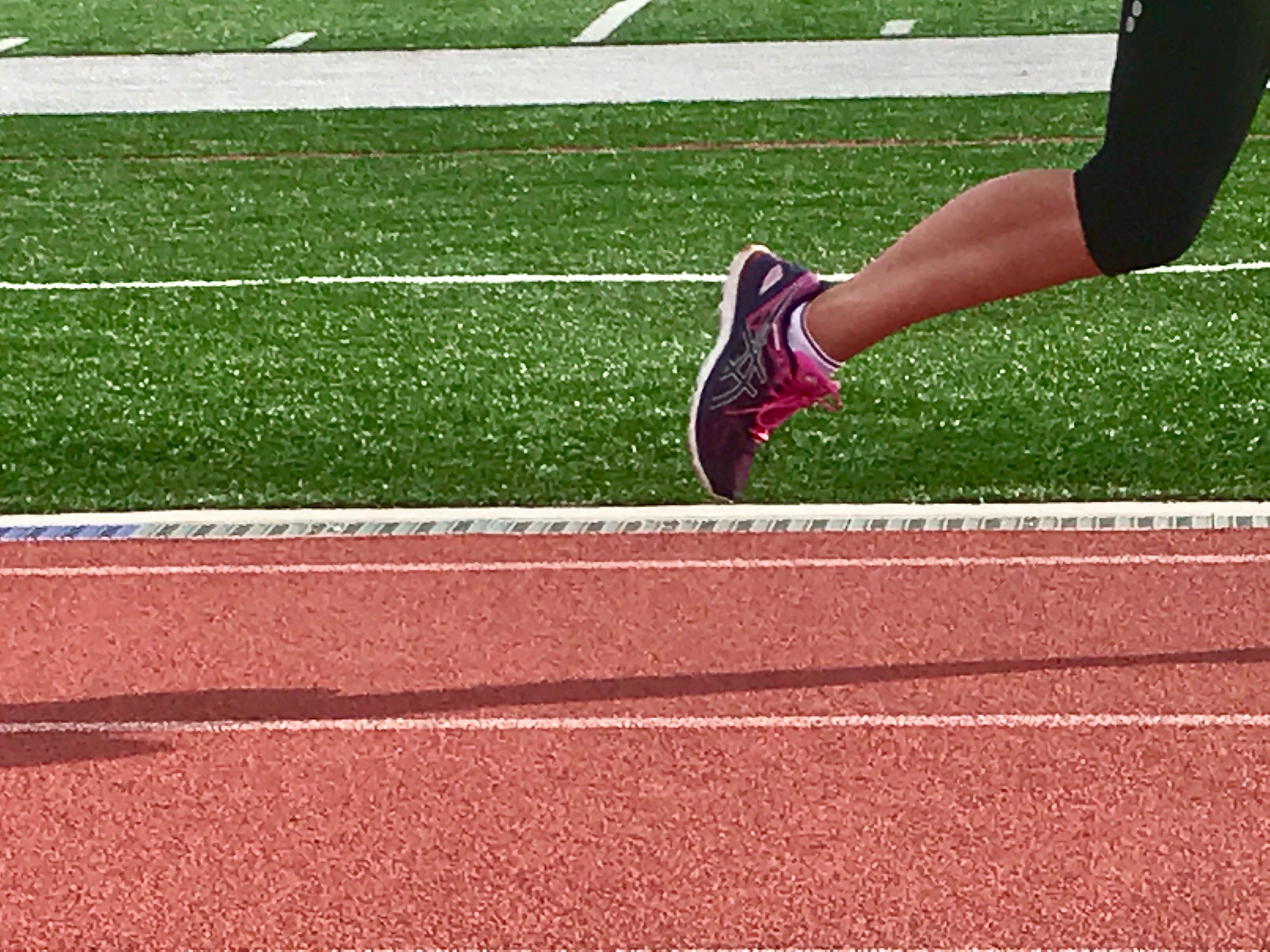 running shoes that track miles