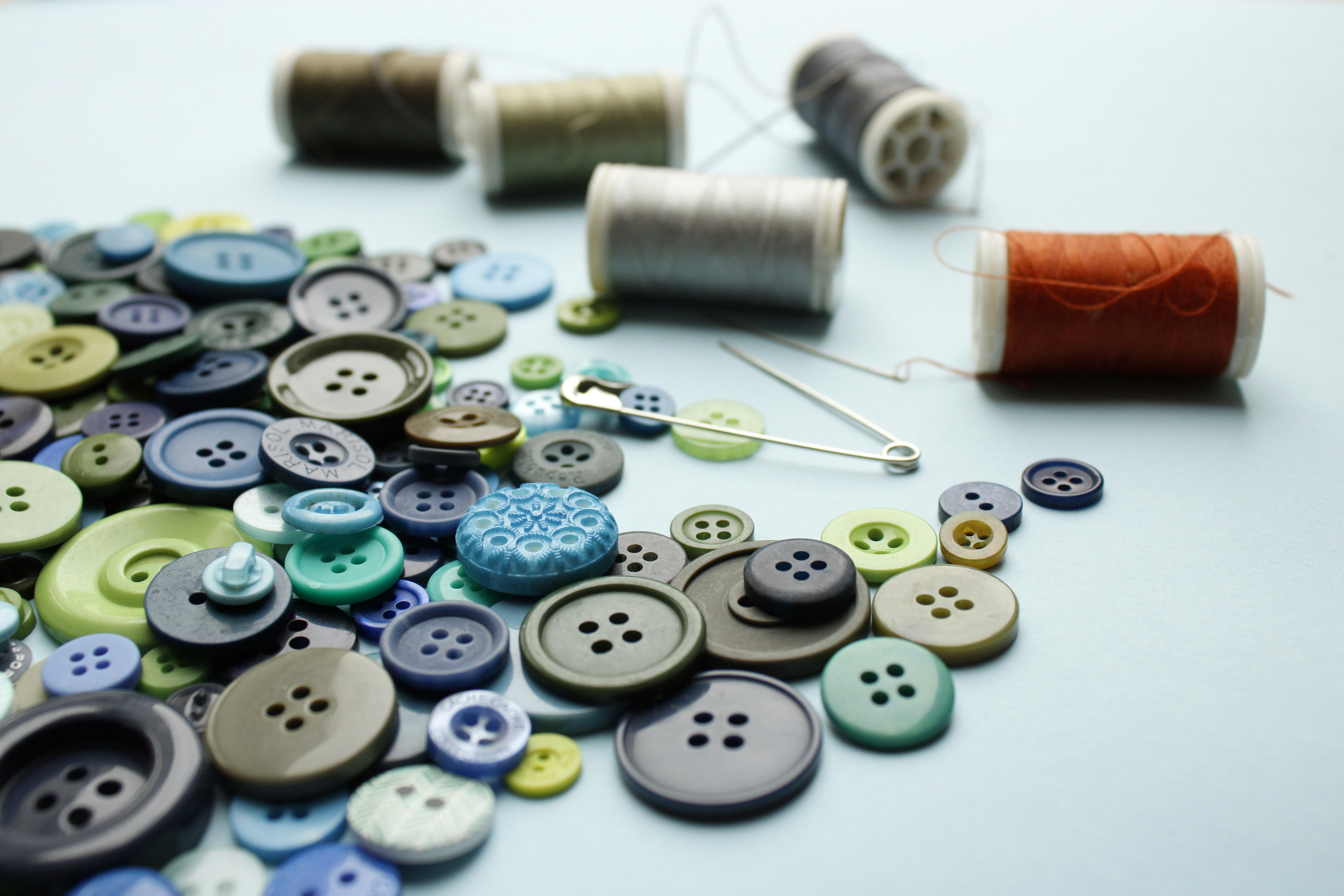 Thick button thread