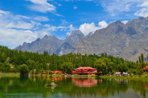 Skardu mountains Pakistan tourism