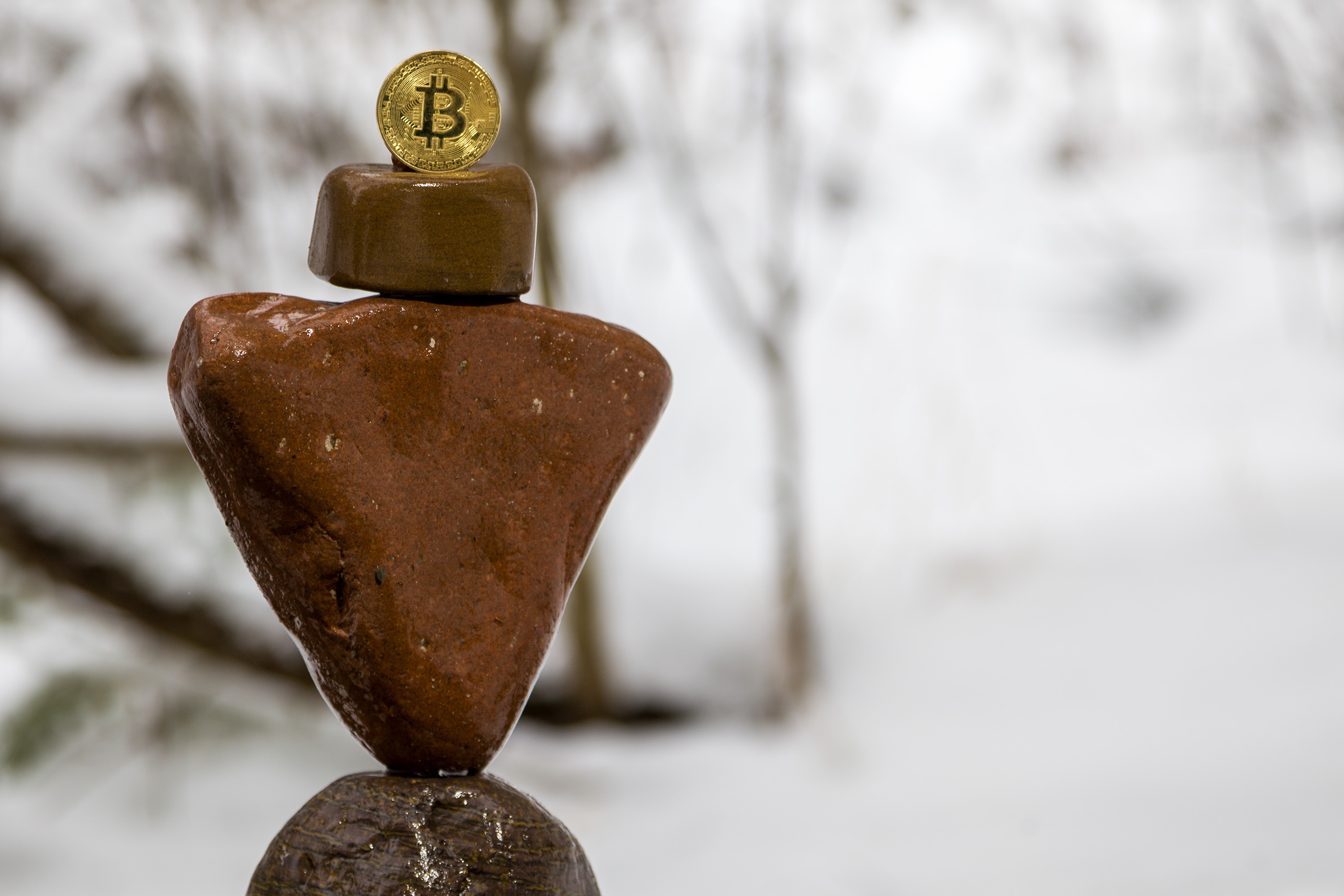 Crypto-collateralized Stablecoins | by HyperQuant | hyperquant | Medium