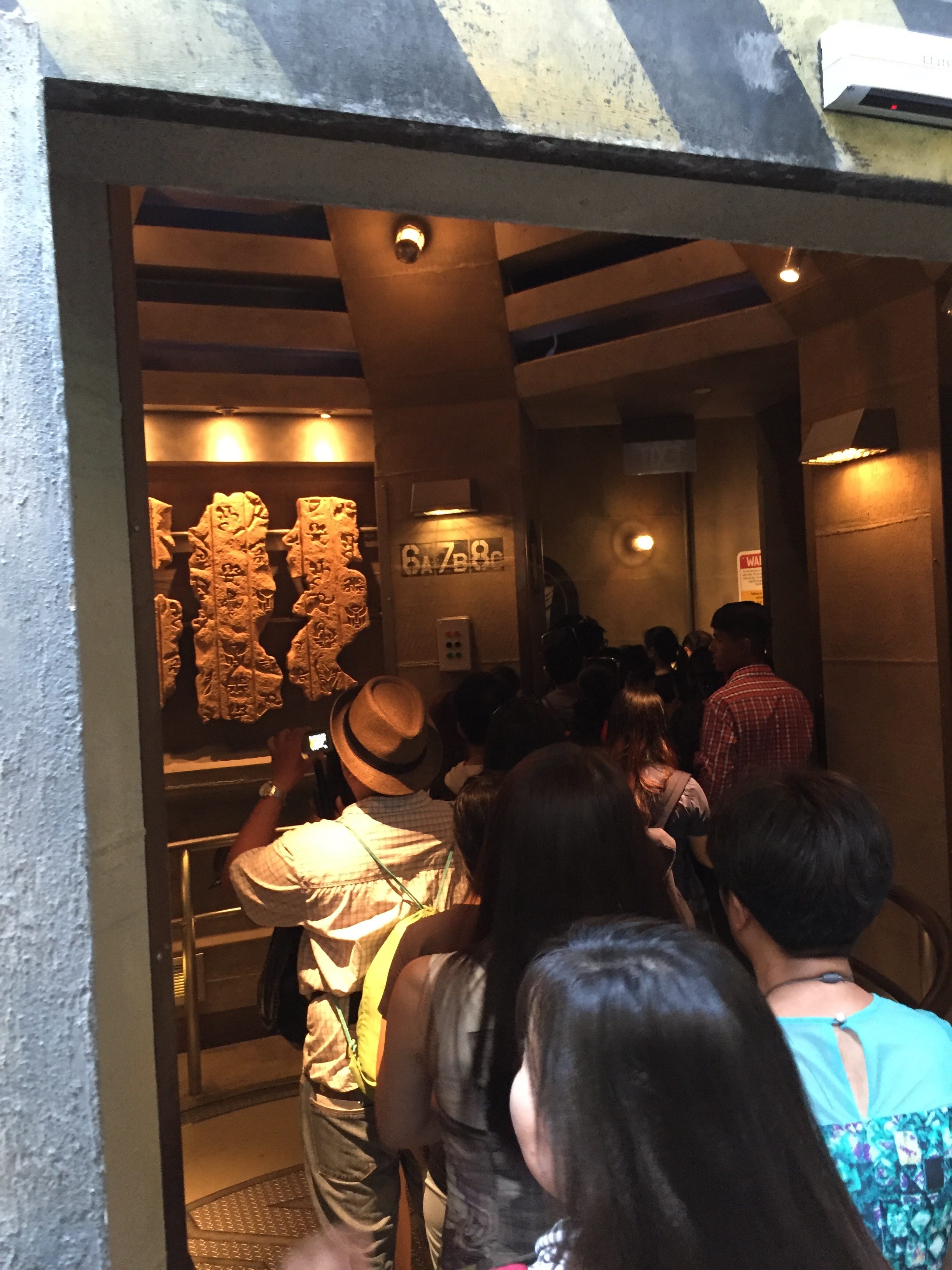 環球影城的挑戰. 熱+ 餓= … | by yc | Good Times | Medium