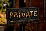 Kotlin data classのprivateコンストラクタとcopyメソッド