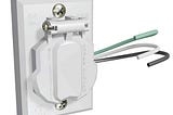 solus-sco-338w-120v-grounded-convenience-electrical-outlet-for-round-outdoor-lamp-posts-and-poles-en-1