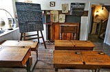 A picture of a very traditional 1950s classroom.