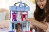 frozen-2-pop-up-arendelle-castle-1