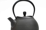 Traditional Japanese Cast Iron Tea Kettle (Nambu Tetsubin) | Image