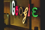 "Tech Giants 2025: Apple’s Vision vs. Google’s Speed vs. Huawei’s Resilience"