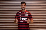 Pablo Marí é inscrito e pode estrear pelo Flamengo