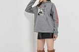 How to wear an oversized sweatshirt and look fashionable?