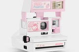 polaroid-600-hello-kitty-strawberry-kawaii-instant-film-camera-1