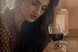 You Can Tell if a Woman is Worth Dating by How She Eats