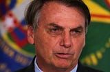 Bolsonaro cita processo inexistente para se recusar a falar com a imprensa