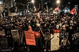 Autodefesa popular durante ato do Sindicato Estadual dos Profissionais de Educação do Rio (Sepe), em outubro de 2013.