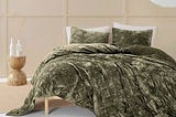 wonderful-diamond-velvet-3-piece-quilt-set-dark-green-21020-queen-1