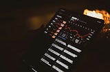 The 5% Lag: My Simple Code for Catching Undervalued Stocks